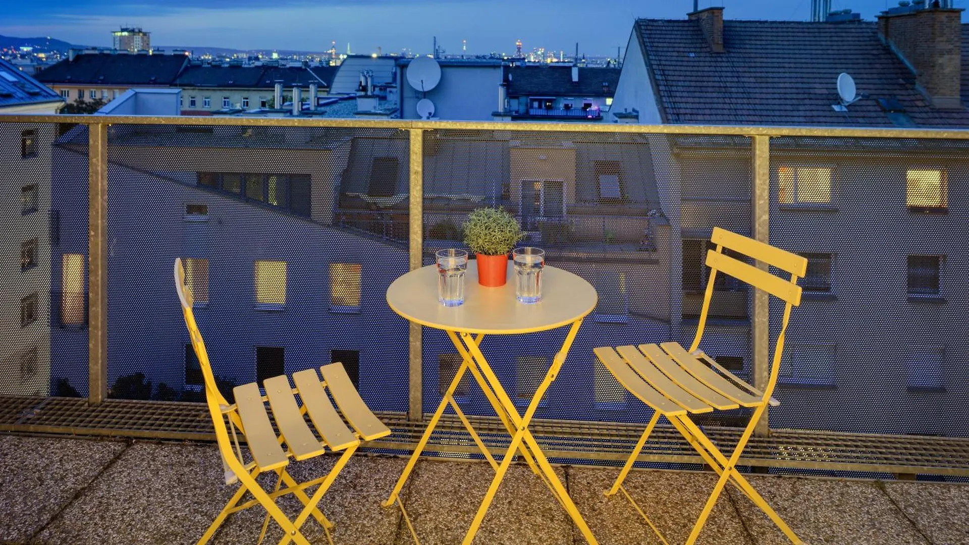 Jimmys Apartments Xxl Vienna Hotel