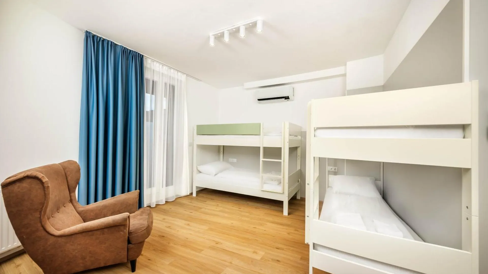 Jimmys Apartments Xxl Vienna 4*,