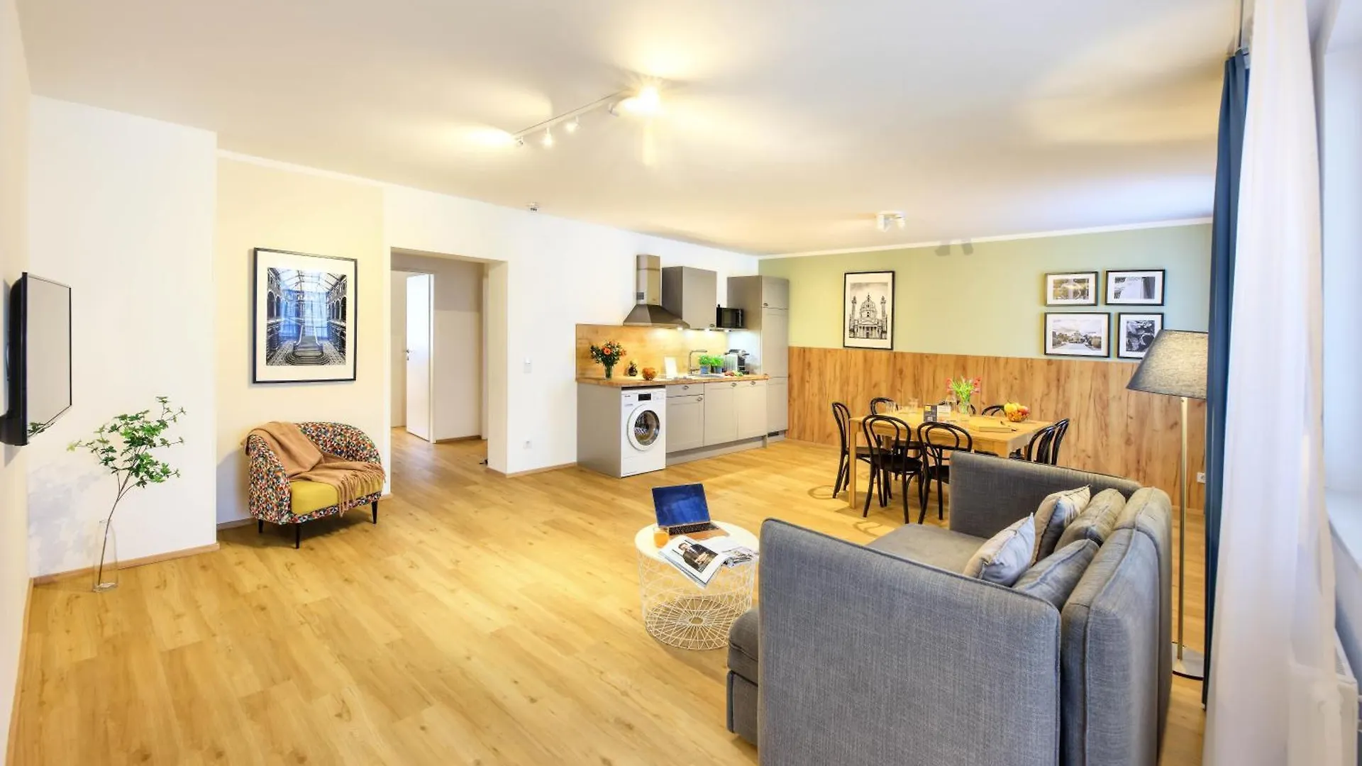 Jimmys Apartments Xxl Vienna 4*,  Austria