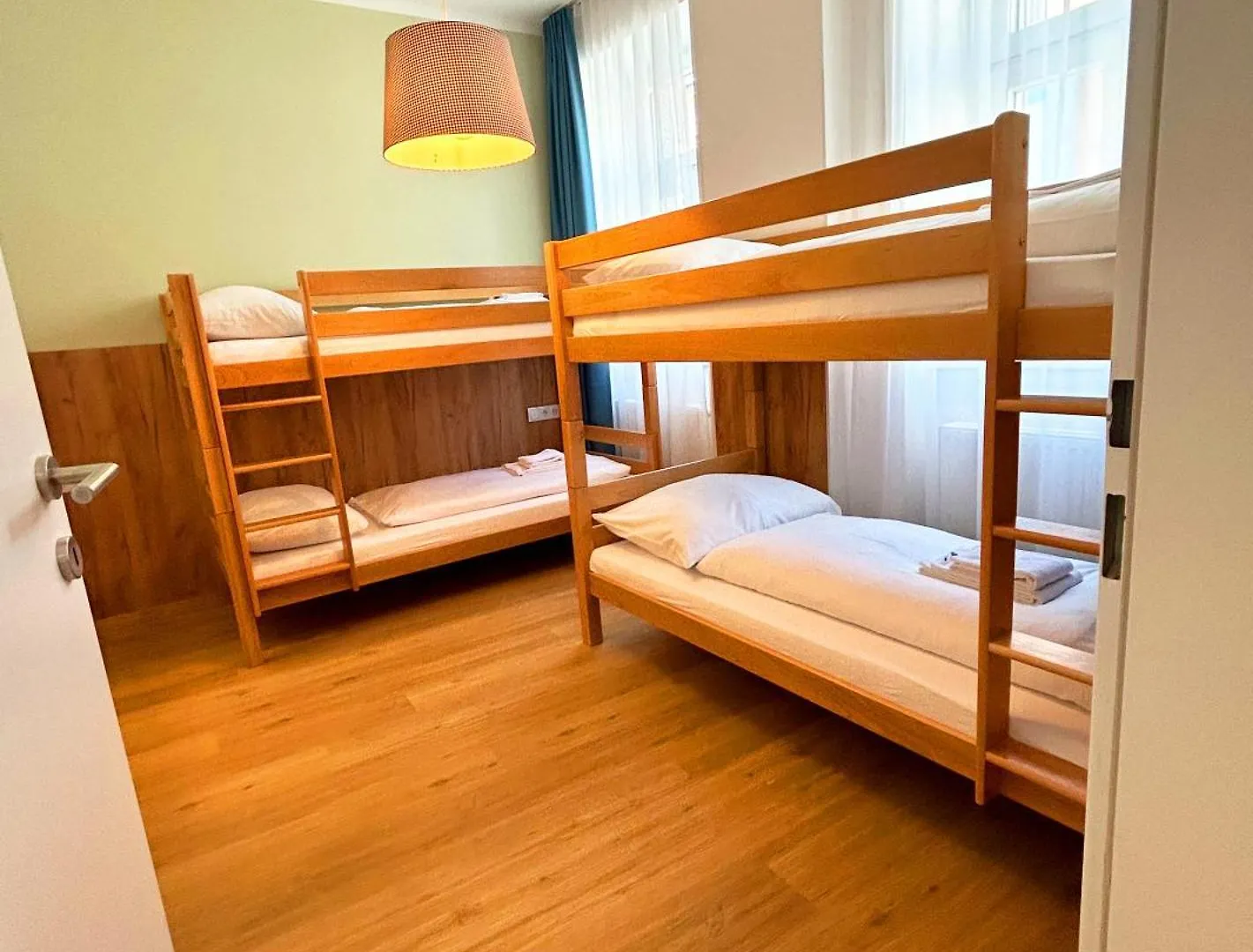 Jimmys Apartments Xxl Vienna Hotel