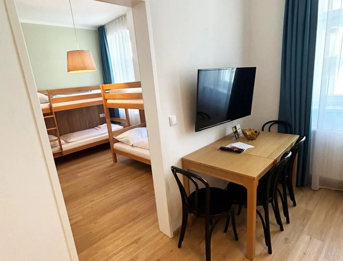 Jimmys Apartments Xxl Vienna 4*,  Austria