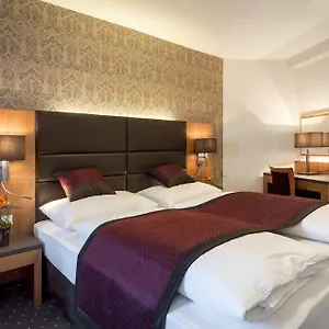 Club Cortina Hotel