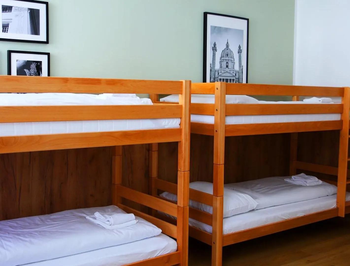 Jimmys Apartments Xxl Vienna 4*,